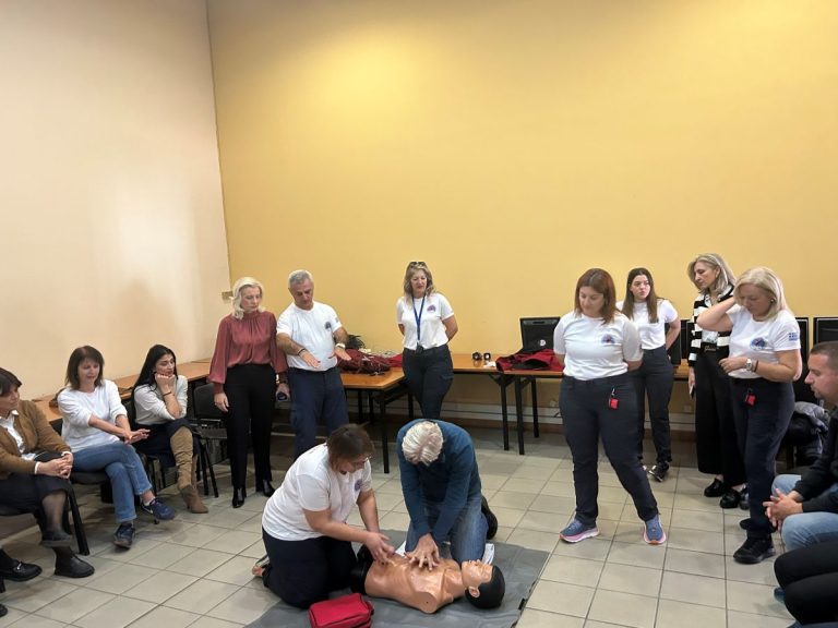 Σεμινάριο πρώτων βοηθειών για υπαλλήλους της Αποκεντρωμένης Διοίκησης Θεσσαλίας – Στ. Ελλάδος