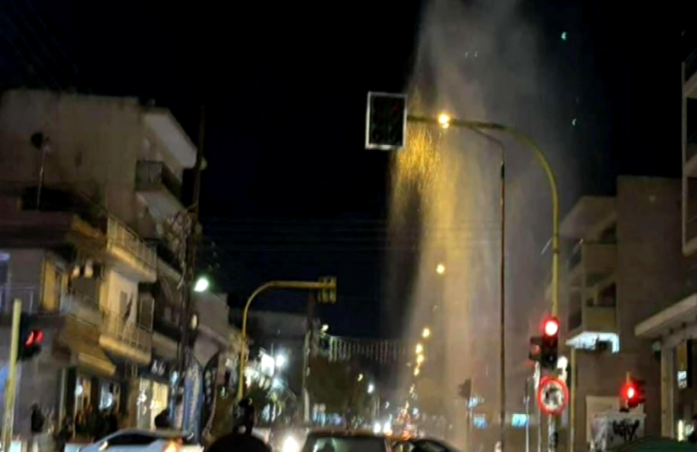 Θεσσαλονίκη: Έσπασε πυροσβεστικός κρουνός στον Εύοσμο