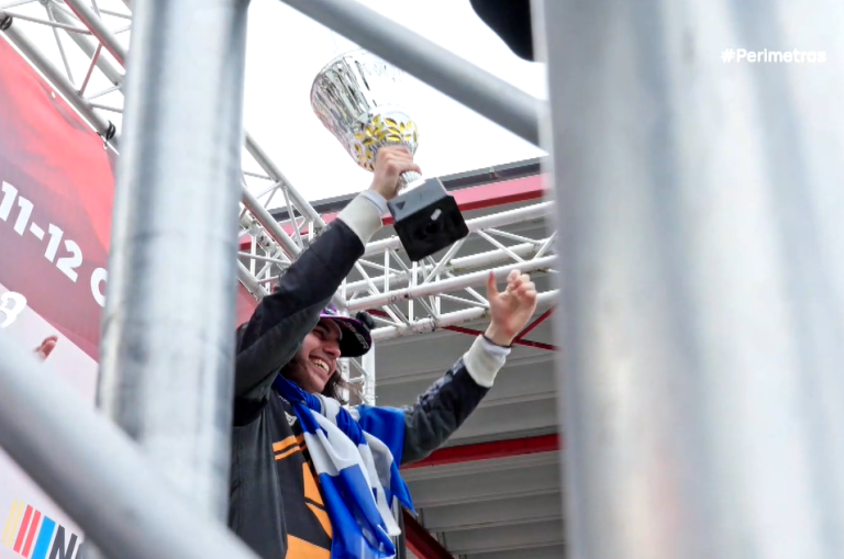 Ο πρώτος Έλληνας που κερδίζει Πρωτάθλημα Ευρώπης στον μηχανοκίνητο αθλητισμό – Ο Θωμάς Κρασώνης κατέκτησε τον τίτλο του Πρωταθλητή στην κατηγορία Open του NASCAR Euro Series