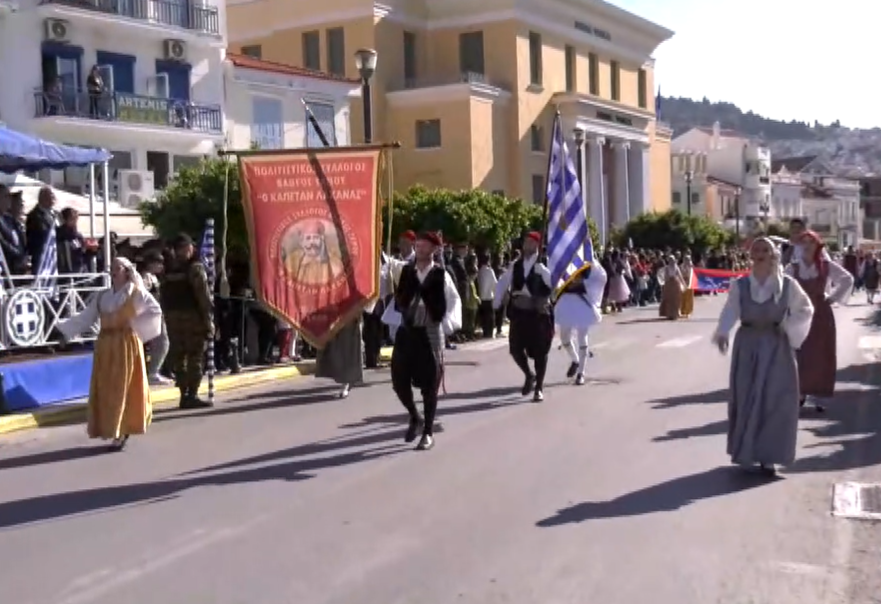 Σάμος: Με λαμπρές εκδηλώσεις γιόρτασε το νησί την 113η επέτειο της ένωσης με την Ελλάδα