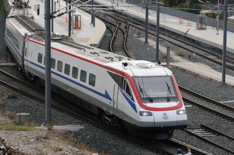 Θεσσαλονίκη: Νέα δρομολόγια ΟΑΣΘ και Προαστιακού από και προς τη Σίνδο