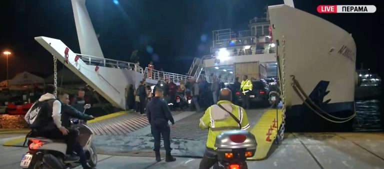 Νεκρός οδηγός αυτοκινήτου που έπεσε στη θάλασσα από την προβλήτα στη Σαλαμίνα