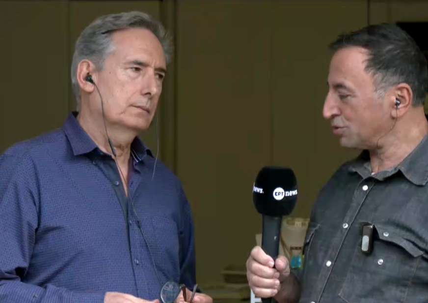 Ρόδος: Ο χρυσοχόος που είναι και βραβευμένος ποιητής- «Σμιλεύει» μέταλλο και λέξεις