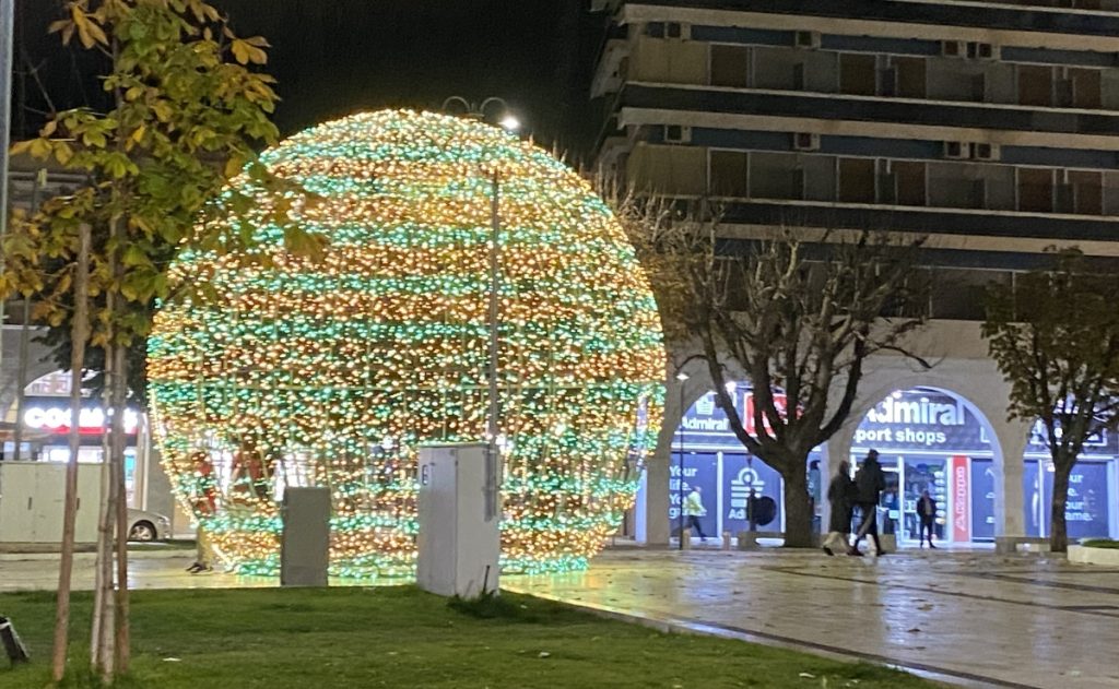 Στις 5 Δεκεμβρίου φωταγωγείται το Χριστουγεννιάτικο δέντρο της Τρίπολης
