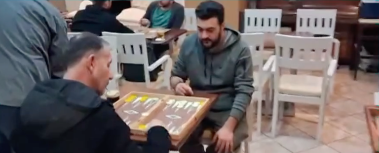 12ο Πανναξιακό Πρωτάθλημα Τάβλι: Αρχάριοι και πεπειραμένοι δοκιμάζουν την τύχη τους