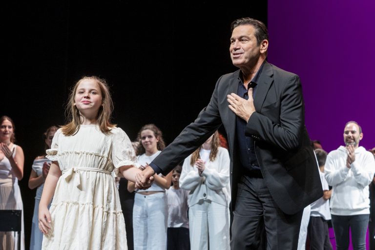 «Στην Πολυθρόνα με την Εύχαρις : …και μια Συγγνώμη…», με επίτιμο προσκεκλημένο τον Μάριο Φραγκούλη