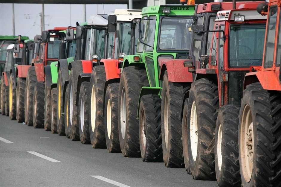 Γρεβενά: Βγαίνουν στους δρόμους οι αγρότες με τα τρακτέρ