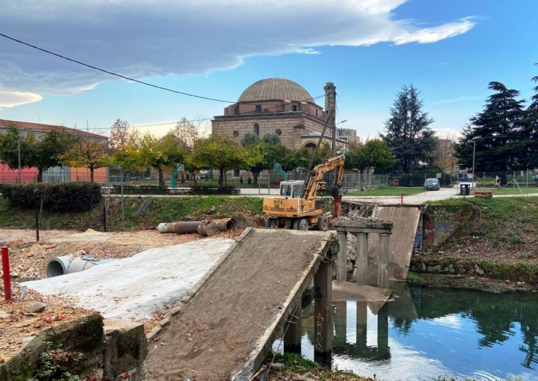 Τρίκαλα: Εργασίες για την κατασκευή νέας πεζογέφυρας στον Άγιο Κωνσταντίνο