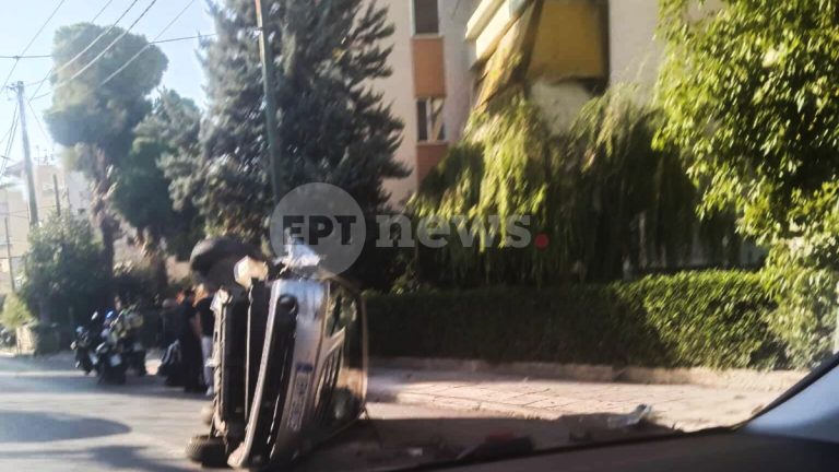 Τροχαίο στο Χαλάνδρι  – Αναποδογύρισε αυτοκίνητο, μία τραυματίας