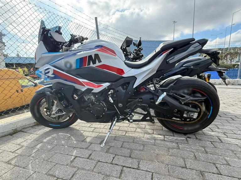 Ταυτοποιήθηκαν οι δύο οδηγοί που έτρεχαν με πάνω από 250 χλμ στην Αττική Οδό