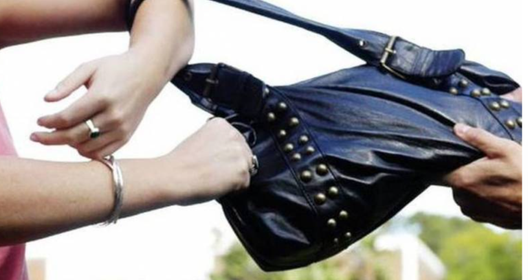 Θεσσαλονίκη: 26χρονη άρπαξε τσαντάκι από κατάστημα στον Λαγκαδά