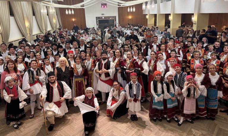 Η Παγκόσμια Συνομοσπονδία Θεσσαλών στηρίζει τους συλλόγους της… με τσαρούχια