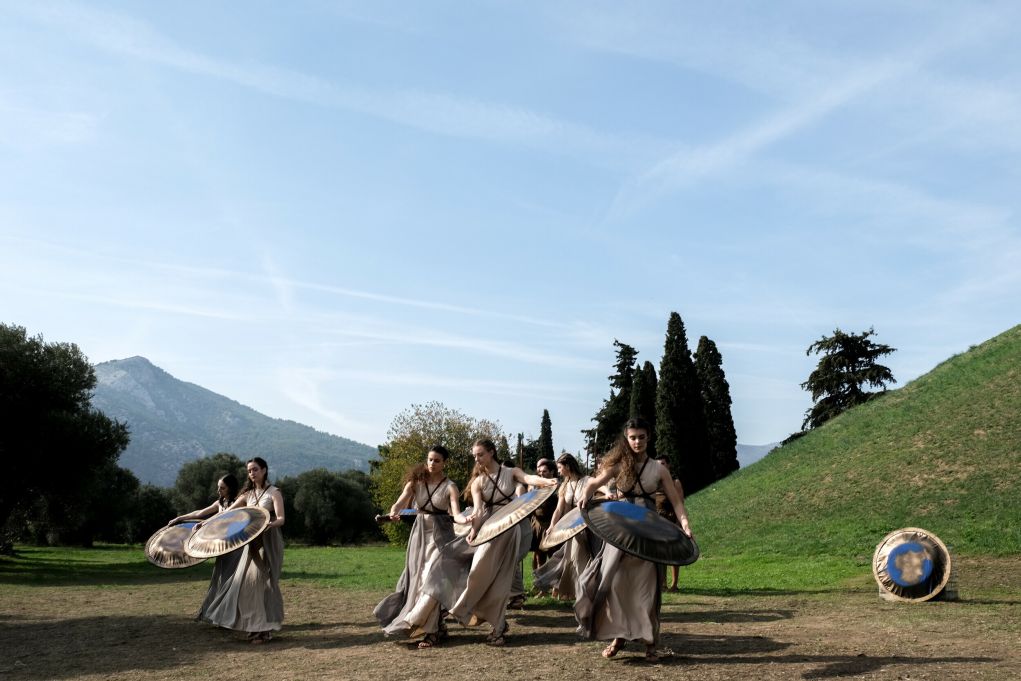 42ος Αυθεντικός Μαραθώνιος Αθήνας: Ένα διήμερο «ταξίδι» στην Ιστορία – Συμμετέχουν 76.000 δρομείς, το Σάββατο στις 12:30 η τελετή έναρξης στον Τύμβο του Μαραθώνα