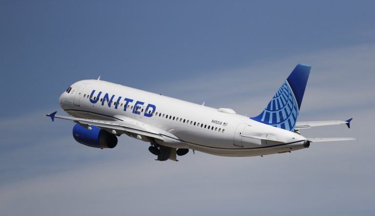 United Airlines: Οι διεθνείς πτήσεις παραμένουν ανεπηρέαστες παρά τις περικοπές της FAA