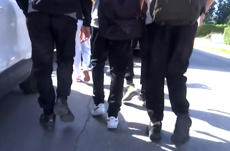 Τρεις ανήλικοι αποπειράθηκαν να κλέψουν συνομηλίκους τους στη Θεσσαλονίκη – Τι κατήγγειλε η μητέρα θύματος