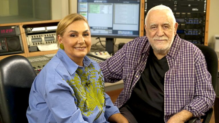 ΕΡΤnews: Ο θρύλος του ραδιοφώνου, Γιάννης Πετρίδης, στην εκπομπή «Κεραία» με τη Ρέα Βιτάλη | Κυριακή 09.11.2025, στις 23:00