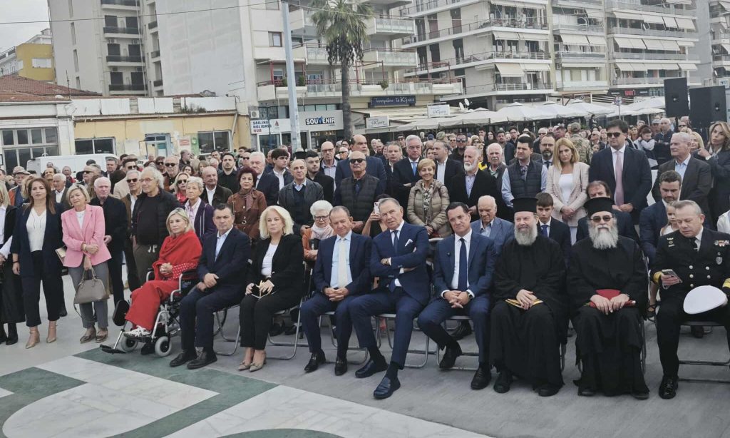 Εγκαινιάστηκε το άγαλμα του Ιάσωνα στον Βόλο, παρουσία του Υπουργού Υγείας Α. Γεωργιάδη