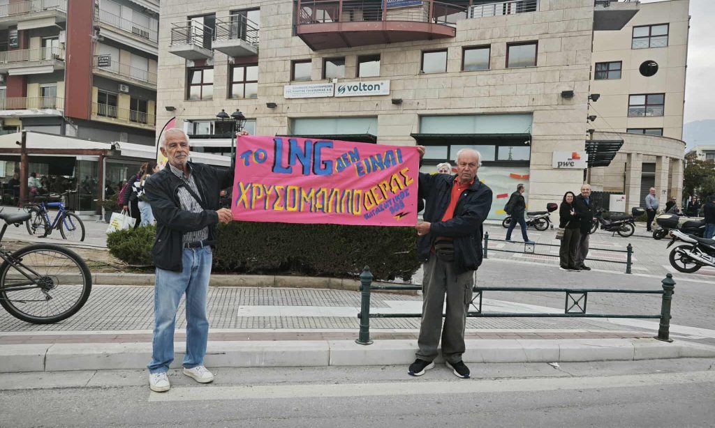 Εγκαινιάστηκε το άγαλμα του Ιάσωνα στον Βόλο, παρουσία του Υπουργού Υγείας Α. Γεωργιάδη