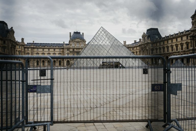 Κλειστό σήμερα το Μουσείο του Λούβρου λόγω απεργιακής κινητοποίησης