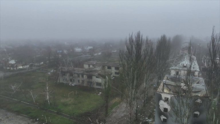 Ο ουκρανικός στρατός λέει ότι αποκρούει από το πρωί ρωσική επίθεση με μηχανοκίνητα στο Ποκρόφσκ