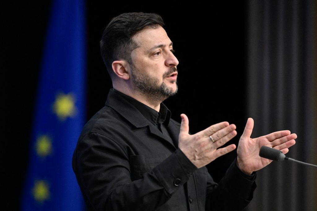 Τι σημαίνει για την ΕΕ το δάνειο 90 δισ. ευρώ στην Ουκρανία – Το παρασκήνιο της συμφωνίας και το plan b της τελευταίας στιγμής