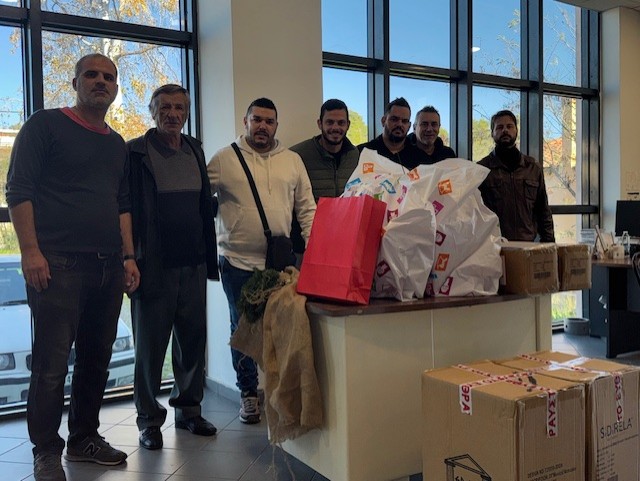 Χριστουγεννιάτικα δώρα και παιχνίδια σε ευάλωτες οικογένειες από την ΕΡΤ Πύργου