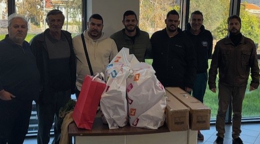 Χριστουγεννιάτικα δώρα και παιχνίδια σε ευάλωτες οικογένειες από την ΕΡΤ Πύργου