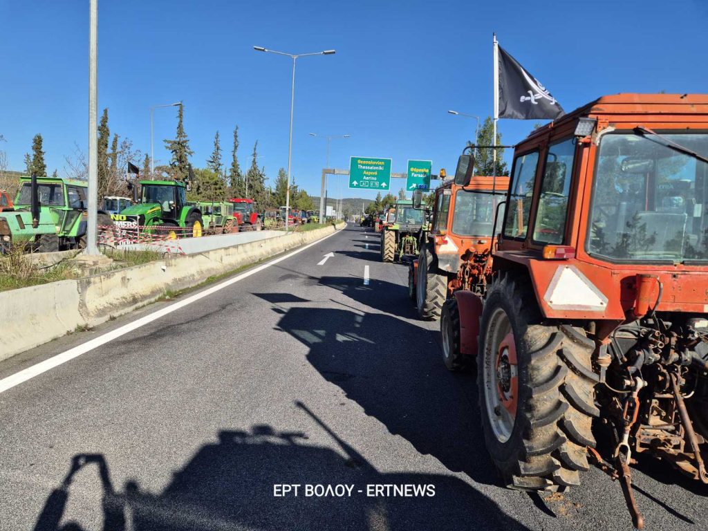 Μπλόκο Μικροθηβών: Ανοιχτοί στον διάλογο οι αγρότες, με προϋποθέσεις και συλλογικές αποφάσεις