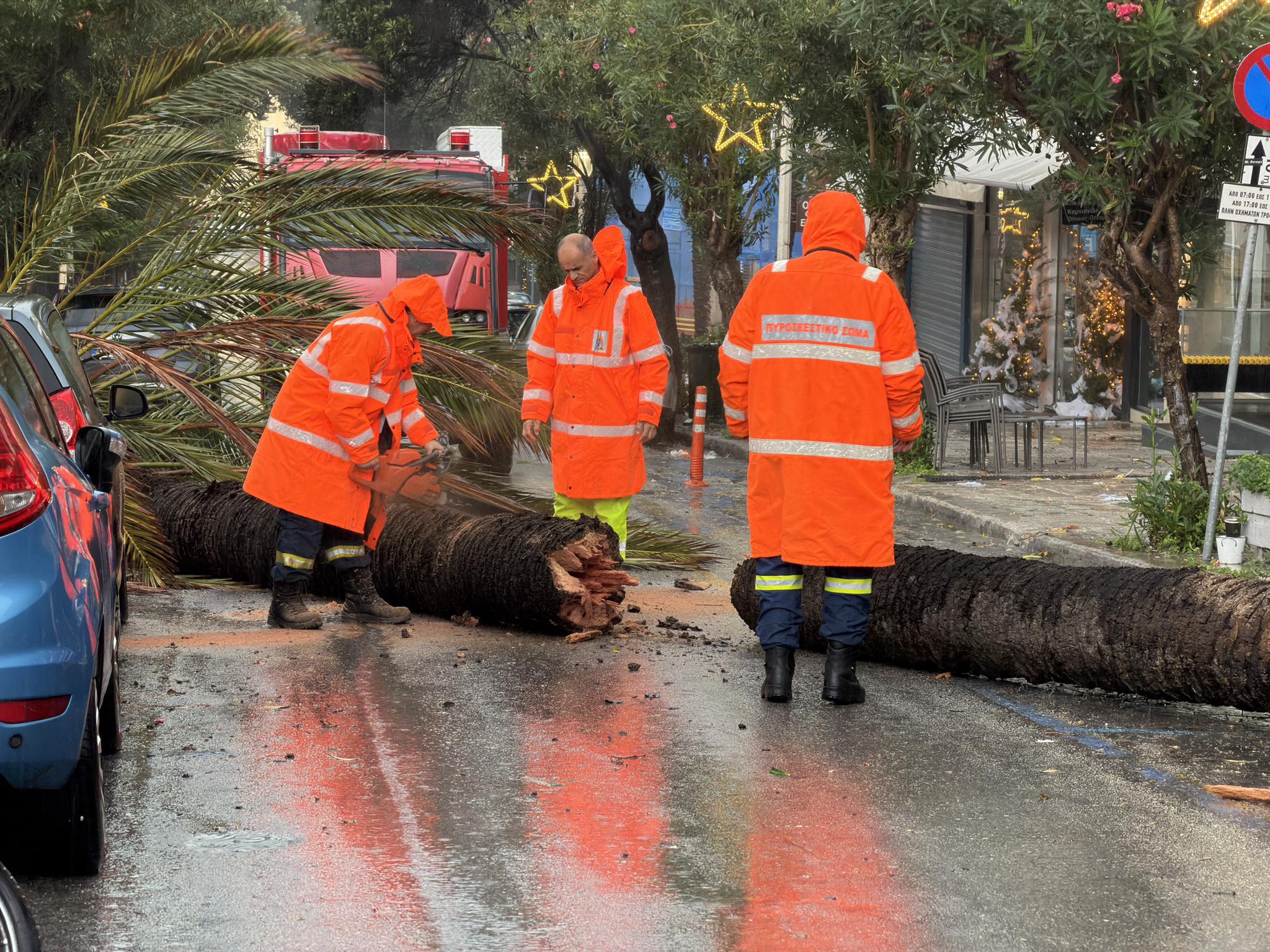 Μικρά προβλήματα προκαλεί στα νησιά η κακοκαιρία Byron