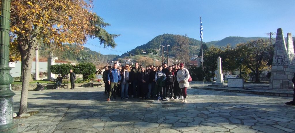 Μαθητές γιόρτασαν την παγκόσμια ημέρα βουνού με πεζοπορία στην Τσαριτσάνη