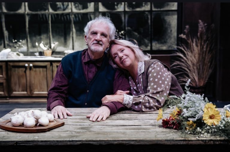 Θεσσαλονίκη: «Πριν Ανοίξουμε Φτερά» του Florian Zeller σε σκηνοθεσία Άννας Μαρίας Παπαχαραλάμπους – Με πρωταγωνιστή τον Δημήτρη Καταλειφό