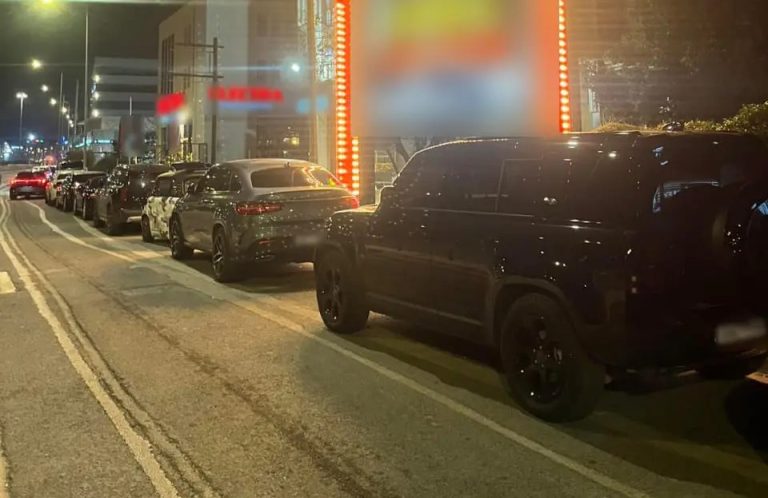 Τροχαία Αττικής: 23 συλλήψεις για παράνομες υπηρεσίες στάθμευσης σε νυχτερινά κέντρα