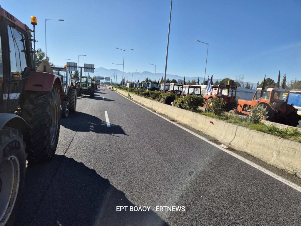 Μπλόκο Μικροθηβών: Ανοιχτοί στον διάλογο οι αγρότες, με προϋποθέσεις και συλλογικές αποφάσεις