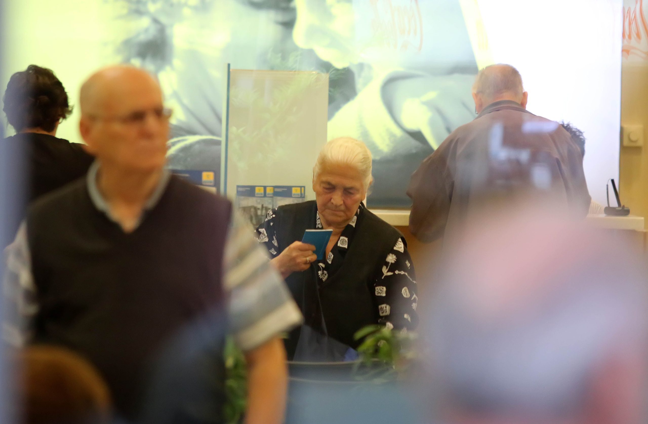 ÈÅÓÓÁËÏÍÉÊÇ - ÏÕÑÅÓ ÓÔÁ ÊÁÔÁÓÔÇÌÁÔÁ ÔÙÍ ÔÑÁÐÅÆÙÍ ÐÏÕ ÅÎÕÐÇÑÅÔÏÕÍ ÔÏÕÓ ÓÕÍÔÁÎÉÏÕ×ÏÕÓ(ÌÏÔÉÏÍÔÅÁÌ/ÖÁÍÇ ÔÑÕØÁÍÇ)