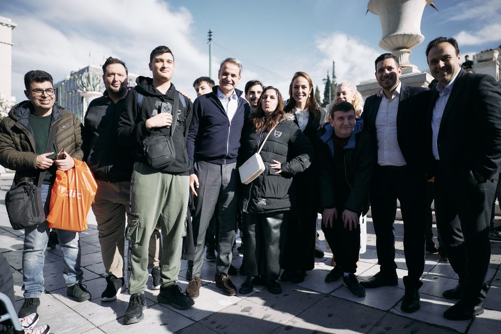 Στο Μετρό ο Πρωθυπουργός για τις νέες παροχές ΑμεΑ: Στοιχειώδης κίνηση αξιοπρέπειας απέναντι στους συμπολίτες μας η Κάρτα Αναπηρίας