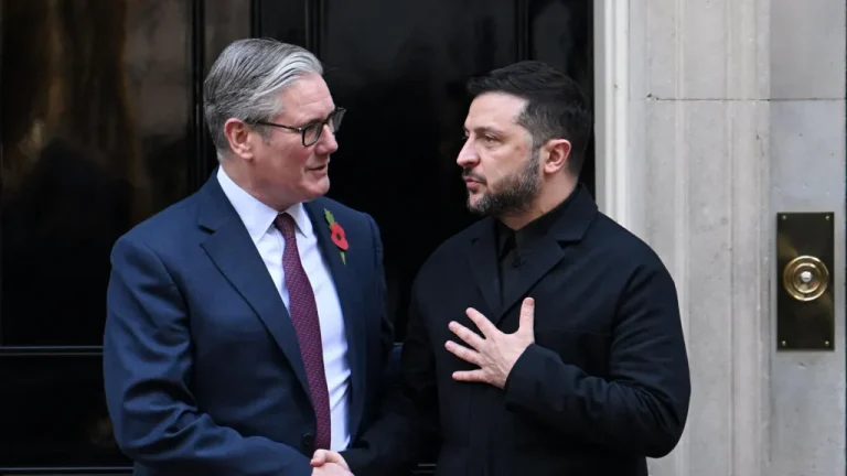 Ουκρανία: Συνομιλίες Ζελένσκι – Ευρωπαίων ενώ η Μόσχα βρίσκει «ευθυγράμμιση ασφαλείας» με τις ΗΠΑ