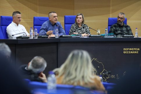 Σακούλες και περιβαλλοντικό τέλος: τι ισχύει, τι χρεώνεται και πού εντοπίζονται τα λάθη