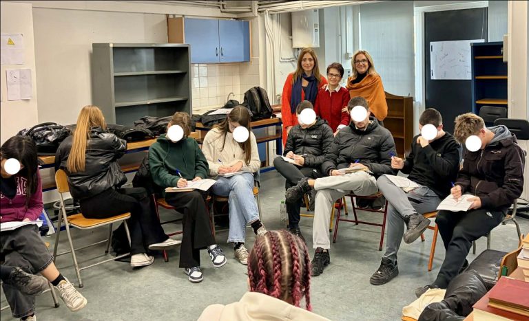 Ομάδα εφήβων στο 2ο Πρότυπο ΓΕΛ Βόλου από την “Πρόταση Ζωής”