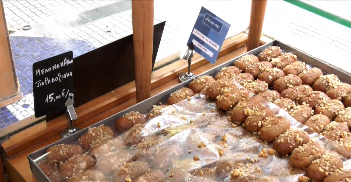 Τι συμβολίζουν τα γλυκά των εορτών; Η προέλευση και η ιστορία τους