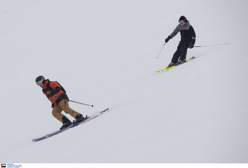 Στα λευκά ντύθηκαν τα ορεινά της χώρας – Κλειστή η Πάρνηθος