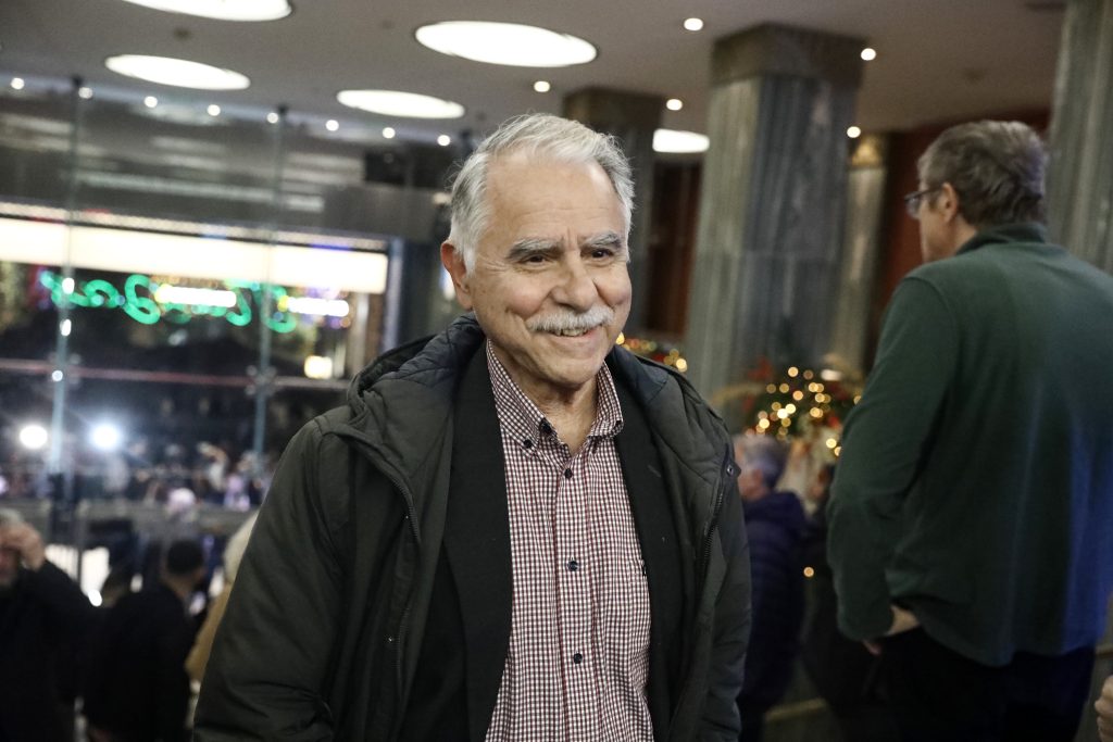 Live η ομιλία του Αλ. Τσίπρα στην επίσημη παρουσίαση του βιβλίου του με τίτλο «Ιθάκη» – «Παρών» στο «Παλλάς» ο νυν και ο πρώην ΣΥΡΙΖΑ