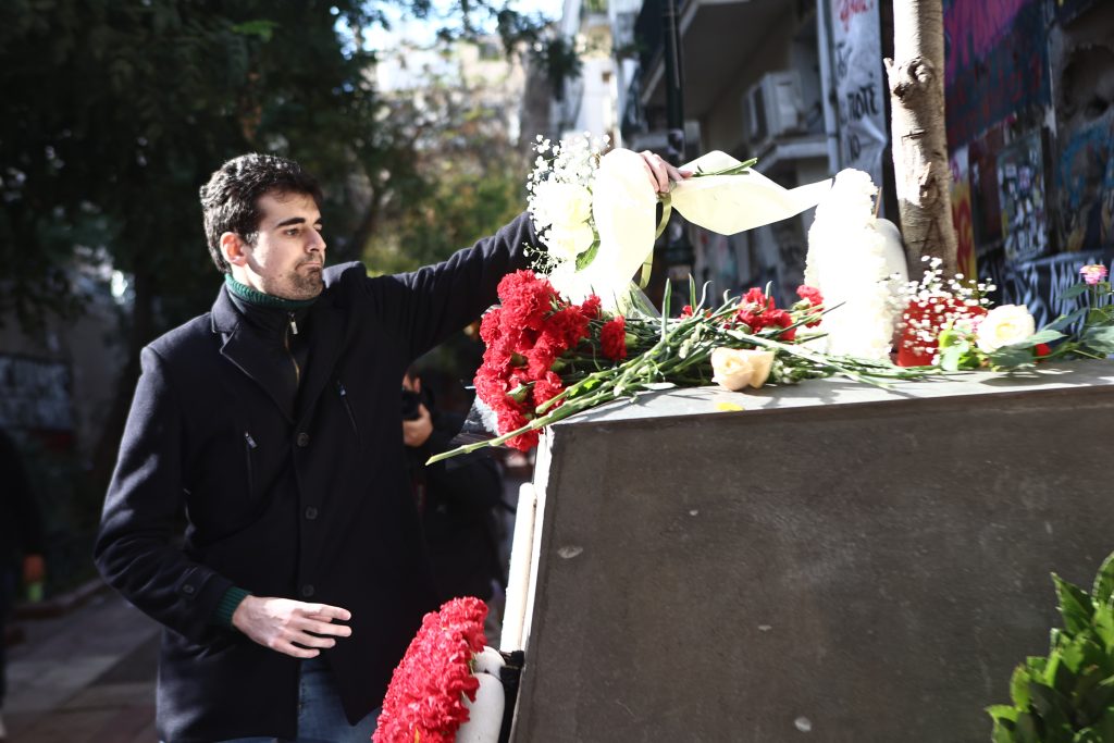 Επέτειος Γρηγορόπουλου: 17 χρόνια από τη δολοφονία – Συγκεντρώσεις υπό «δρακόντεια» μέτρα της ΕΛ.ΑΣ., ποιοι σταθμοί του Μετρό έκλεισαν