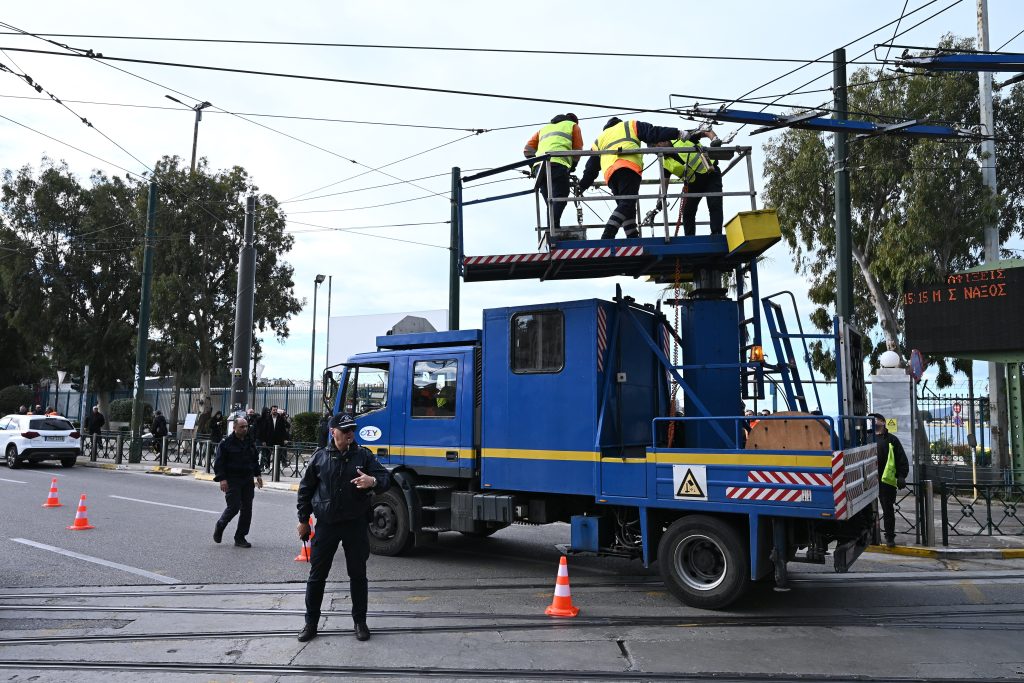 Με μικροένταση ξεκίνησε το ξήλωμα του δικτύου τρόλεϊ στον Πειραιά – Δέσμευση Κυρανάκη για αυξήσεις και προσλήψεις