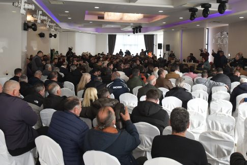 Π. Πετράκης στο ΕΡΤnews Radio 105,8: Μόνο θετικά στοιχεία έχει η είσοδος της Βουλγαρίας στο ευρώ –  Βαραίνει ο θεμέλιος λίθος της ειρήνης στην περιοχή μας