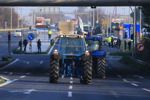 Μακελειό στο Σίδνεϊ: Στην Αυστραλία είχαν εκπαιδευτεί οι δράστες – Είχαν πετάξει αυτοσχέδιες βόμβες στο πλήθος που δεν εξερράγησαν