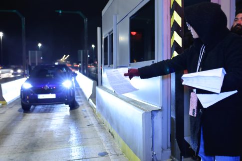 Αγιοβασιλίτσες κι Αγιοβασίληδες διέσχισαν με μοτοσικλέτες το κέντρο της Θεσσαλονίκης