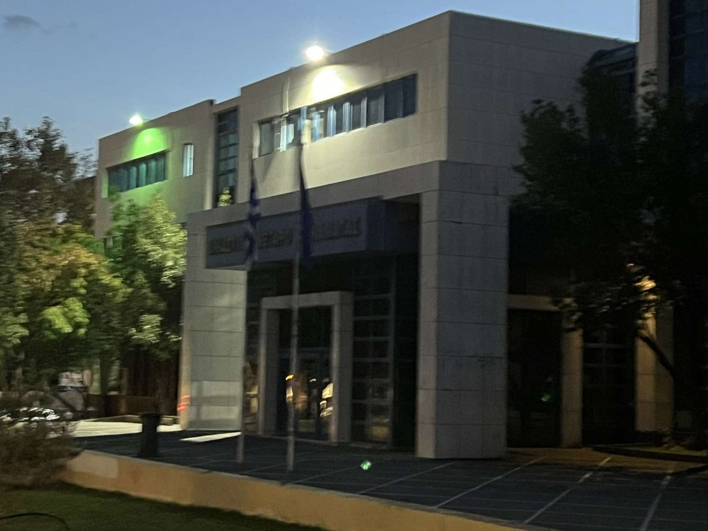 Απολογούνται οι φερόμενοι ως «εγκέφαλοι» της διπλής δολοφονίας στη Φοινικούντα – Τα στοιχεία που «έδεσαν» τη δικογραφία