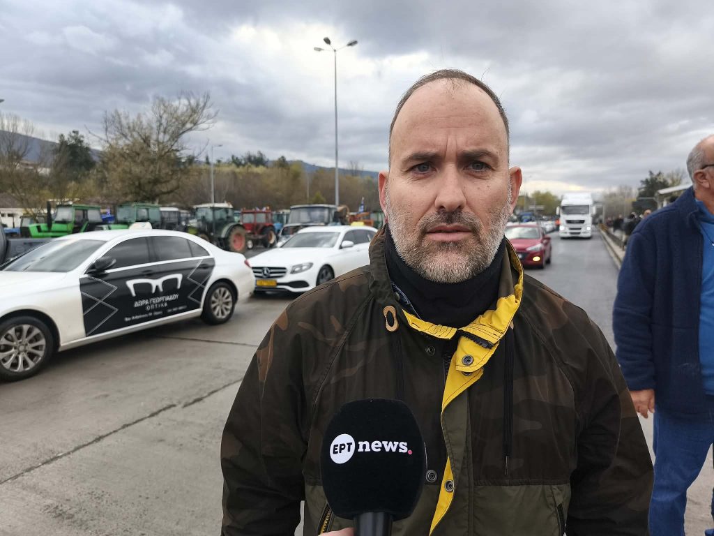 Οδηγοί ταξί και φορτηγών στο πλευρό των αγροτών στον Προμαχώνα