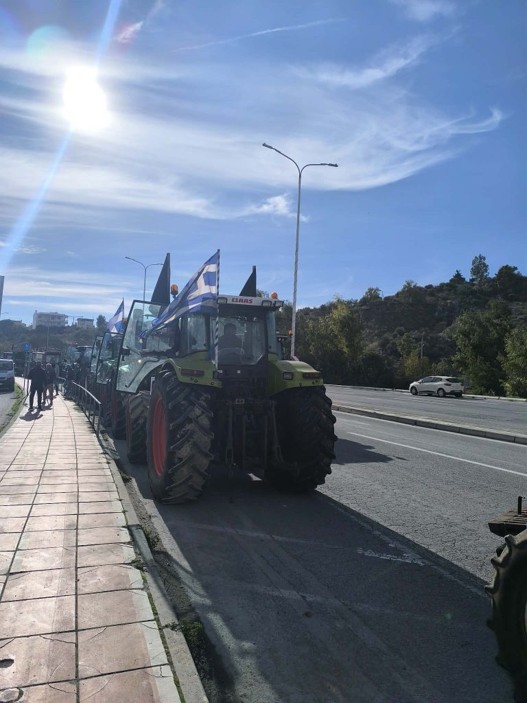 Άνοιξε το λιμάνι του Βόλου: Αποχώρησαν αγρότες και αλιείς – Κανονικά τα δρομολόγια των «δελφινιών»