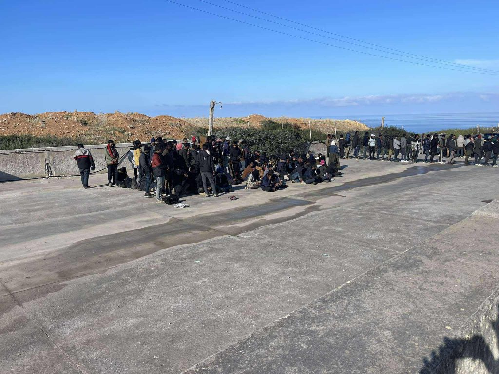 Με αμείωτο ρυθμό οι αφίξεις μεταναστών στη Γαύδο – Άλλα 58 άτομα στα παράλια της Τρυπητής